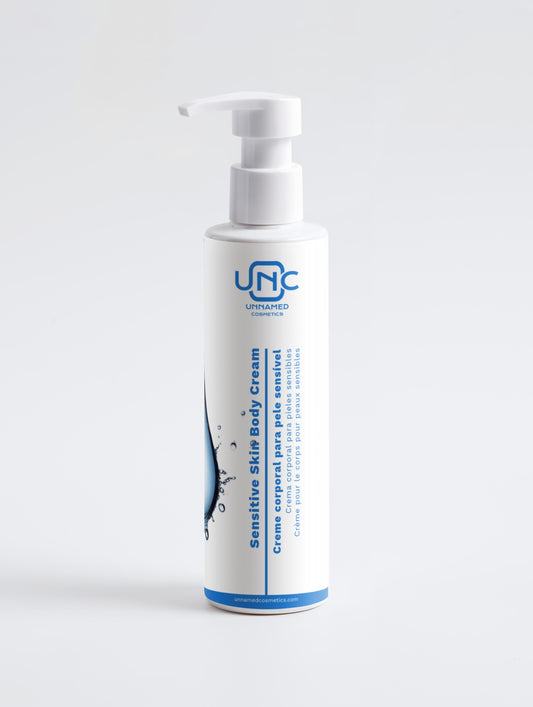 Creme natural corpo pele sensível da Unnamed Cosmetics em embalagem com bomba dosadora